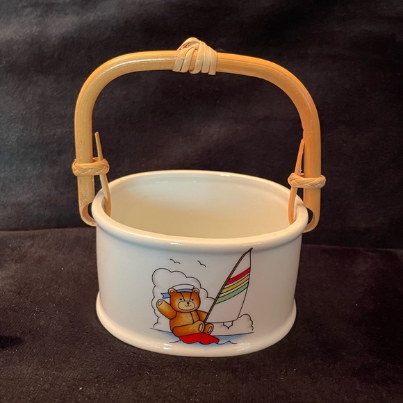 Rare Vintage 1980’s Ceramic Basket Sailing Bear with Bamboo Handle Cameron Japan - Picture 2 of 6